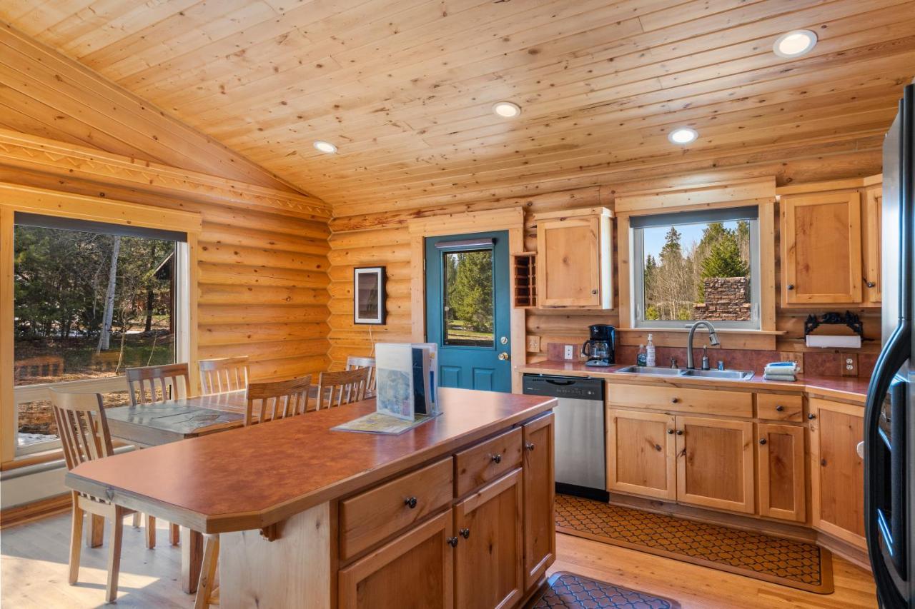 Lazy Fox Cabin West Yellowstone Zewnętrze zdjęcie